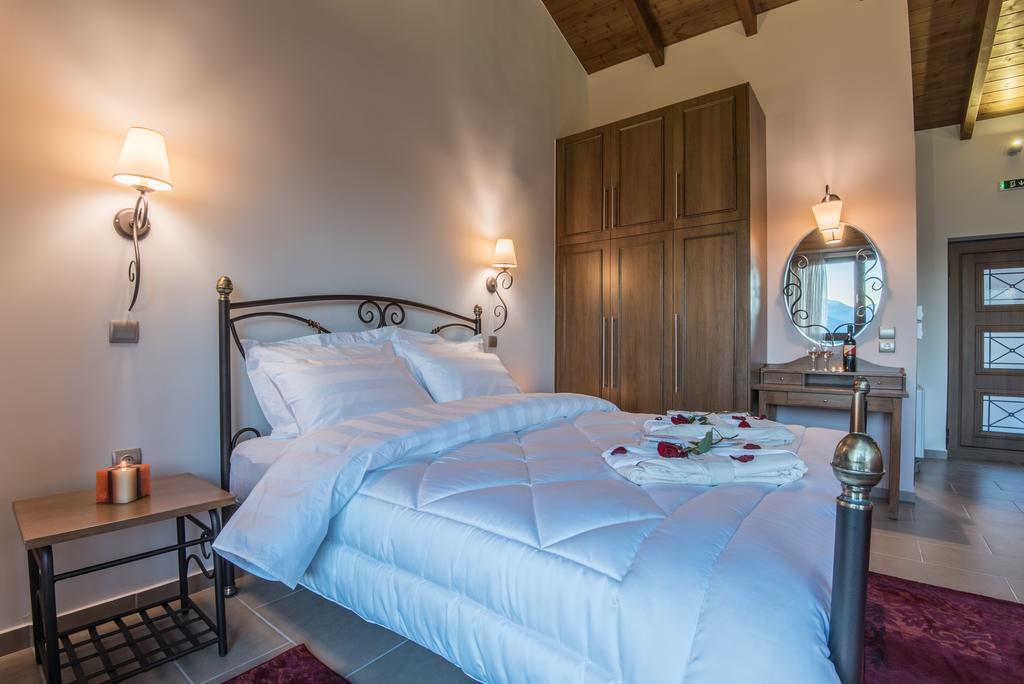 The View Village - Villas Suites & Spa Karpenísion Екстериор снимка
