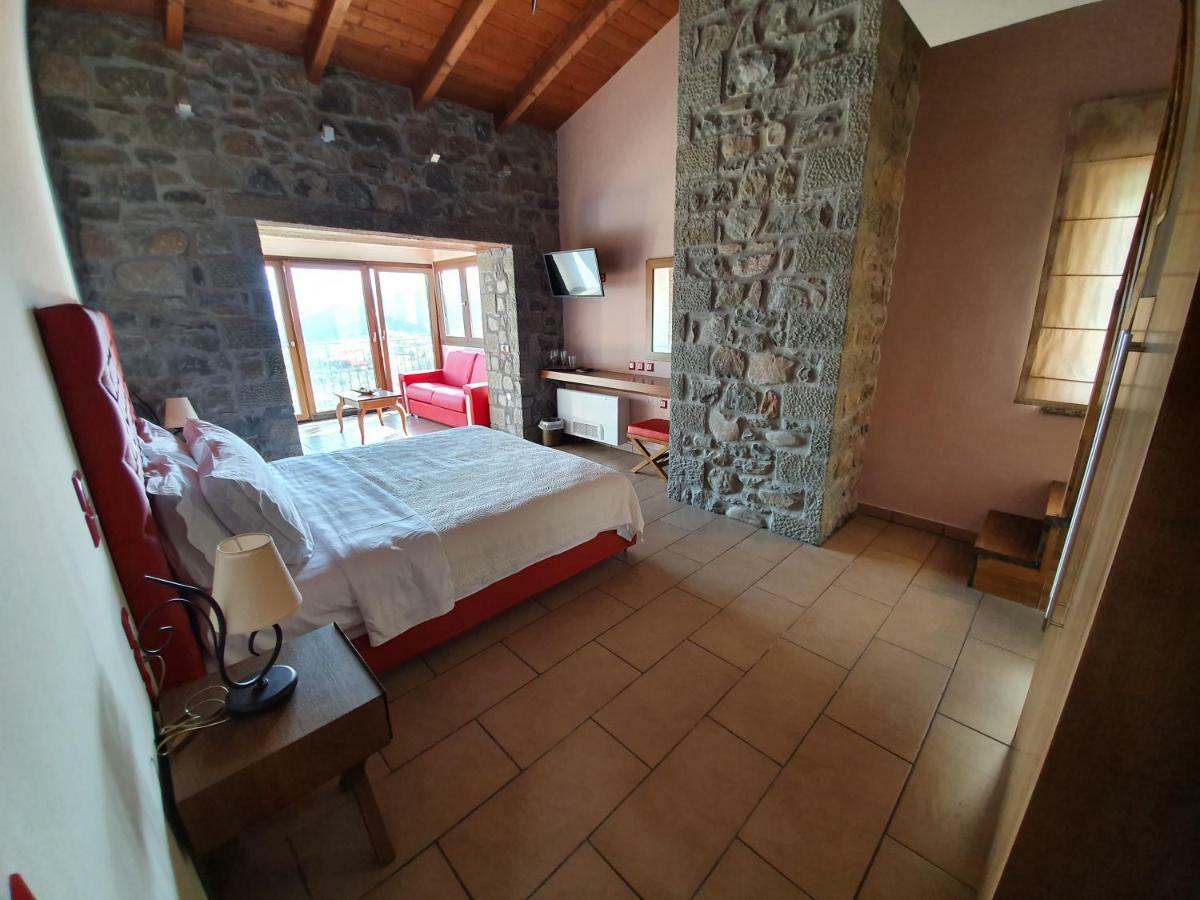 The View Village - Villas Suites & Spa Karpenísion Екстериор снимка
