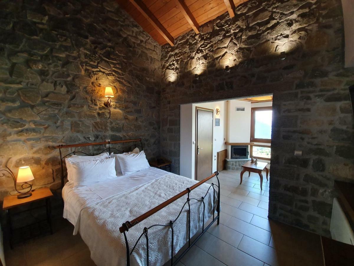 The View Village - Villas Suites & Spa Karpenísion Екстериор снимка